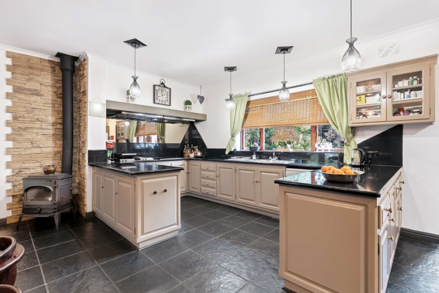 5 Bedroom Property for Sale in Sonstraal Heights Western Cape